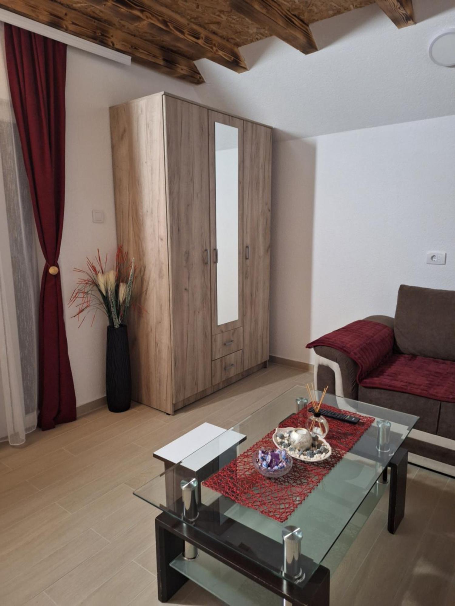 Apartmani Lena Плужине Екстер'єр фото