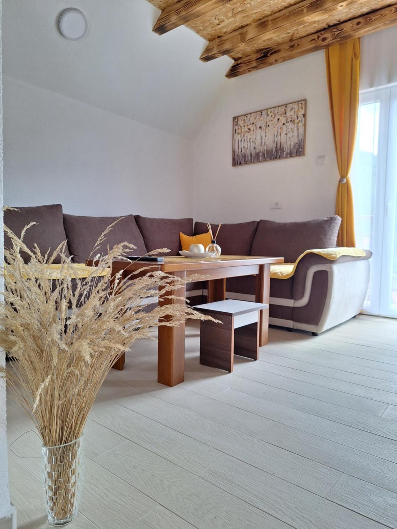 Apartmani Lena Плужине Екстер'єр фото