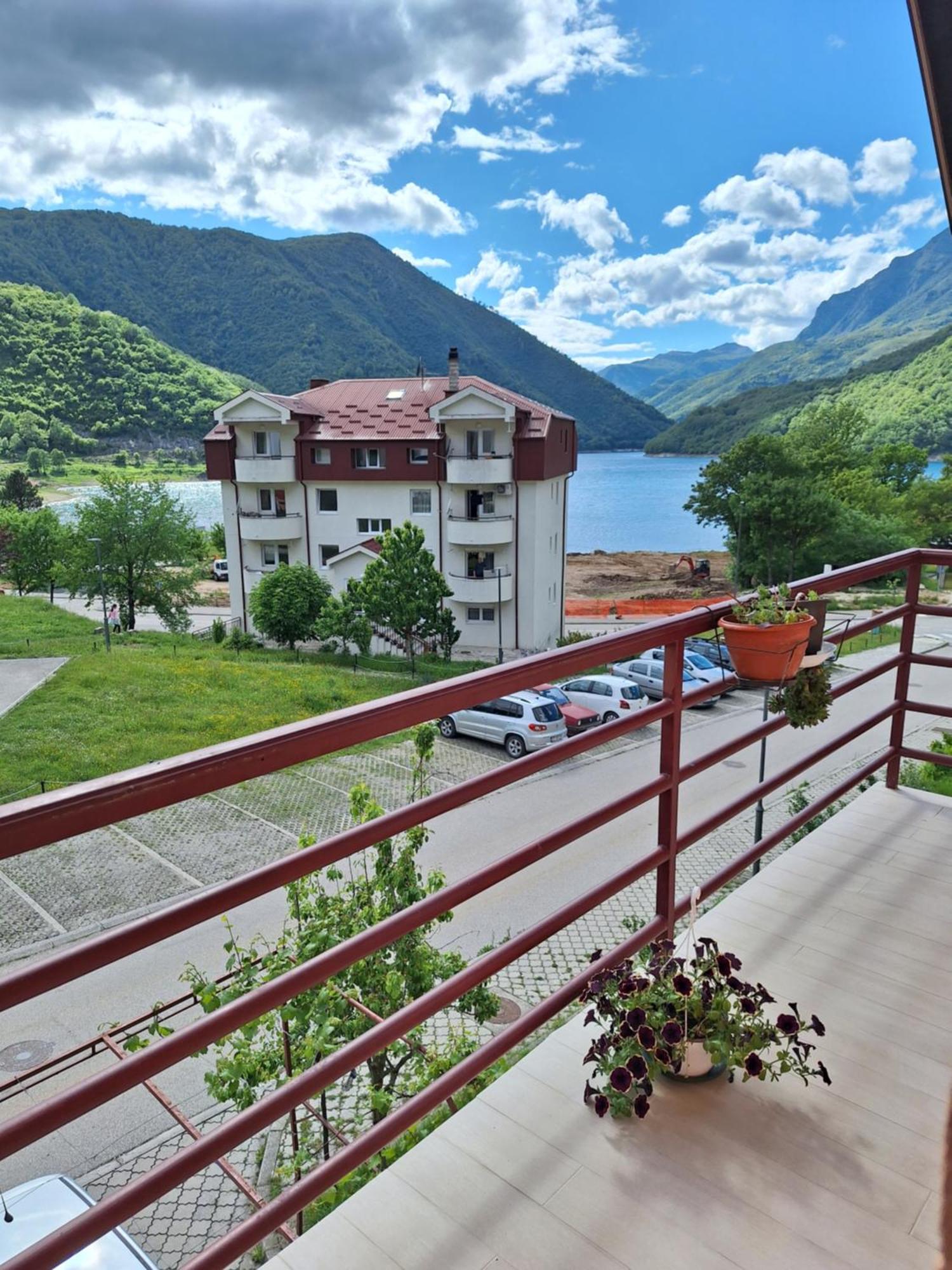 Apartmani Lena Плужине Екстер'єр фото