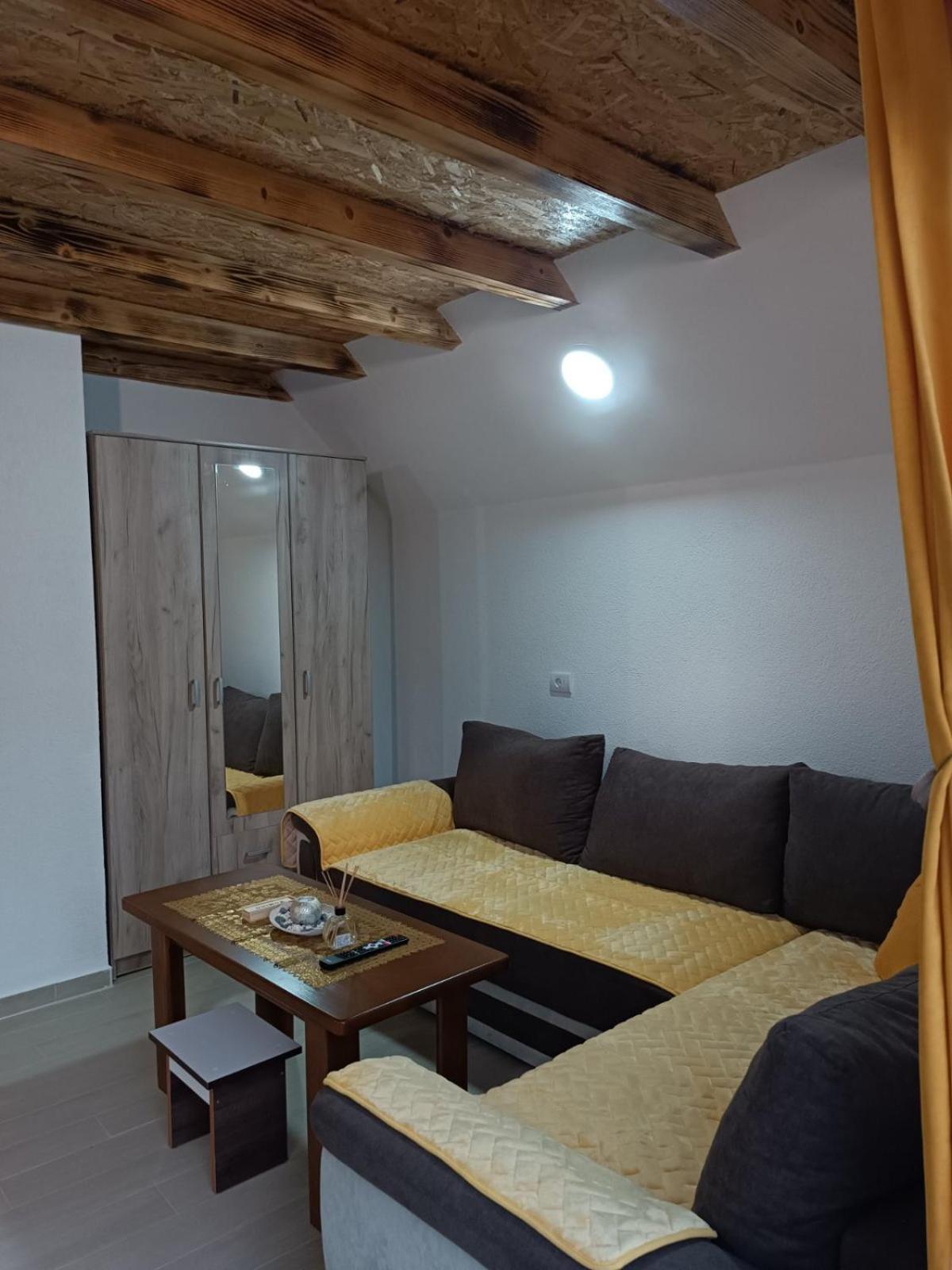 Apartmani Lena Плужине Екстер'єр фото