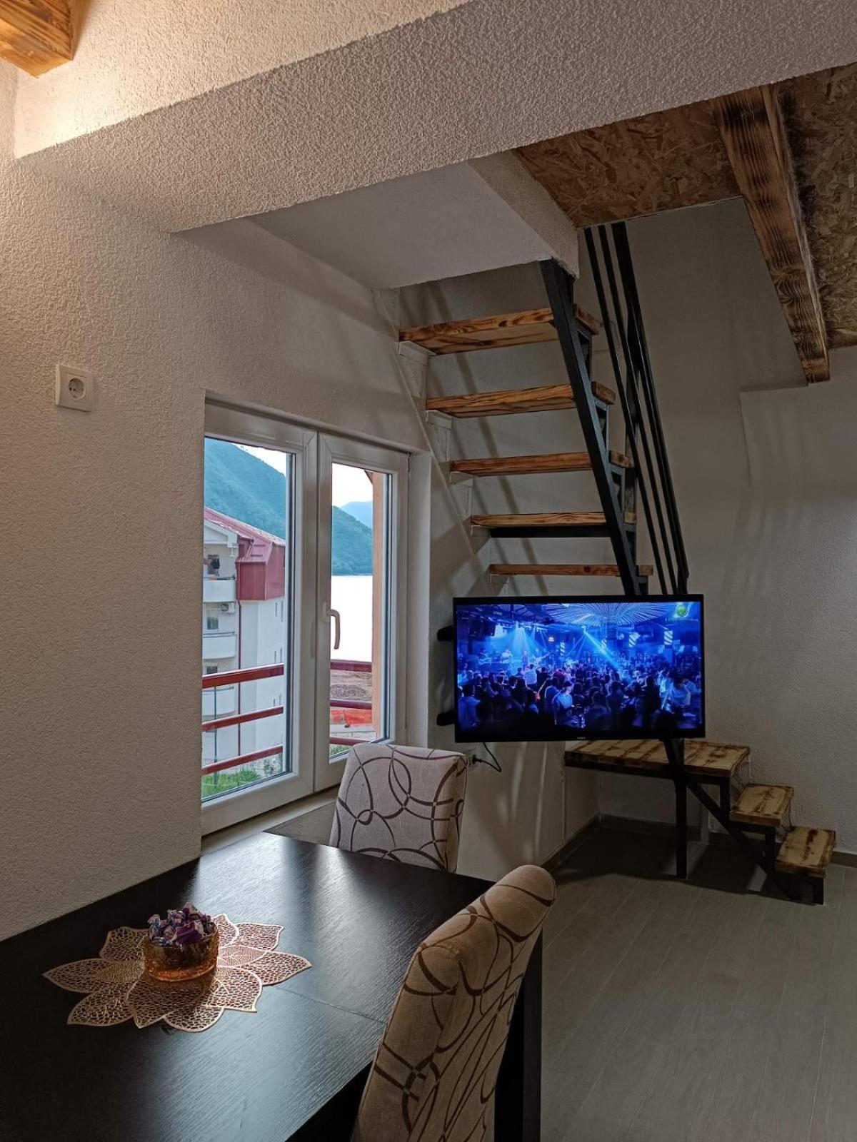 Apartmani Lena Плужине Екстер'єр фото