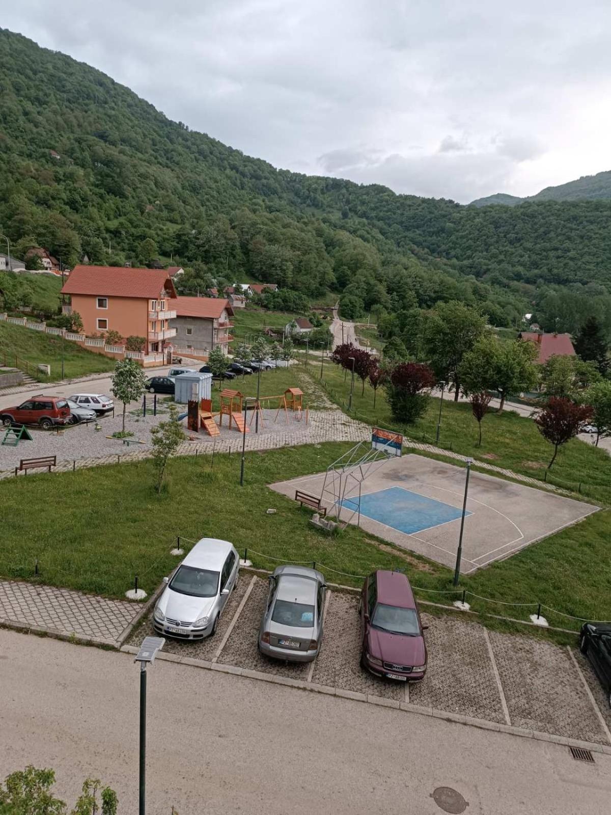 Apartmani Lena Плужине Екстер'єр фото
