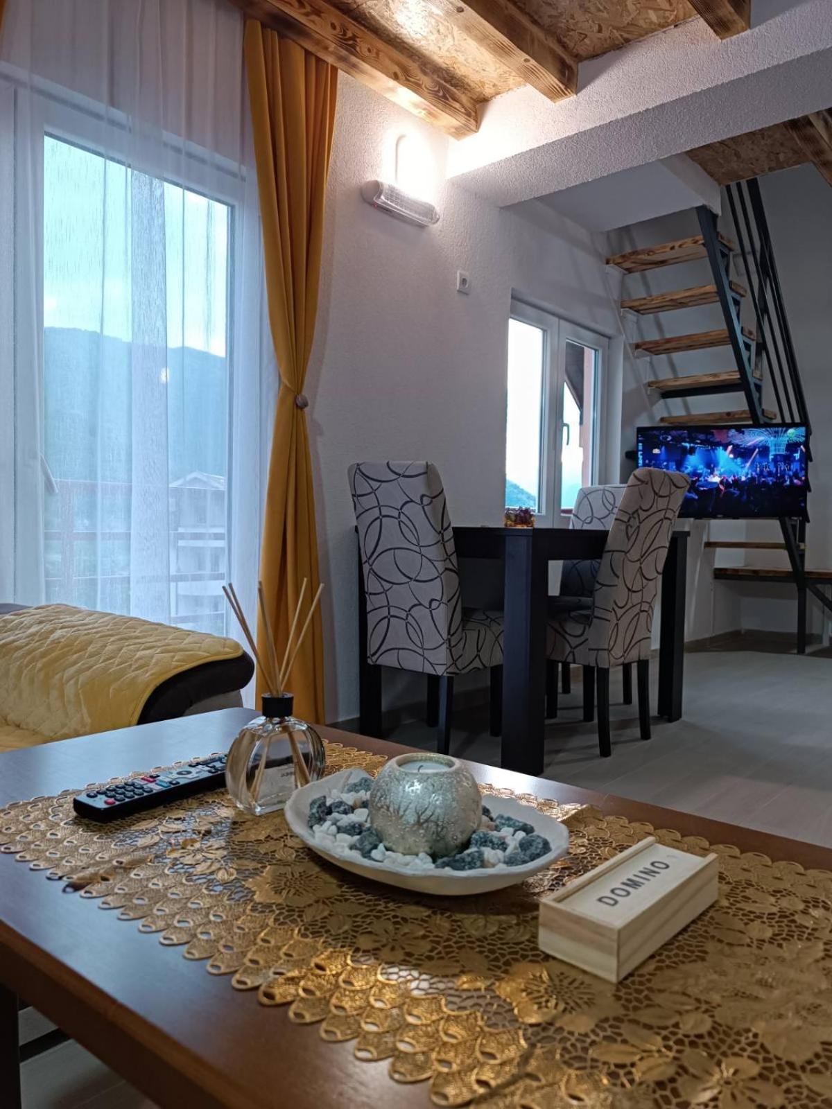 Apartmani Lena Плужине Екстер'єр фото